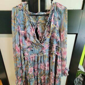 gloral long sleeve dress, v neck, and back cut out